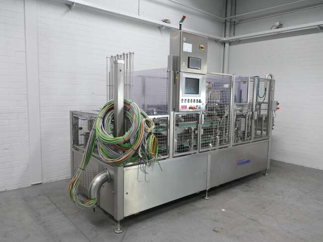 Grunwald filling- & closing machine