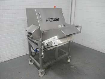 Freund spare ribs cutter